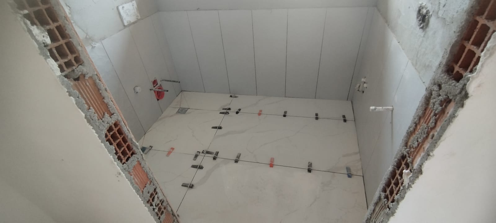 242b1737-c850-442f-9108-578720386293