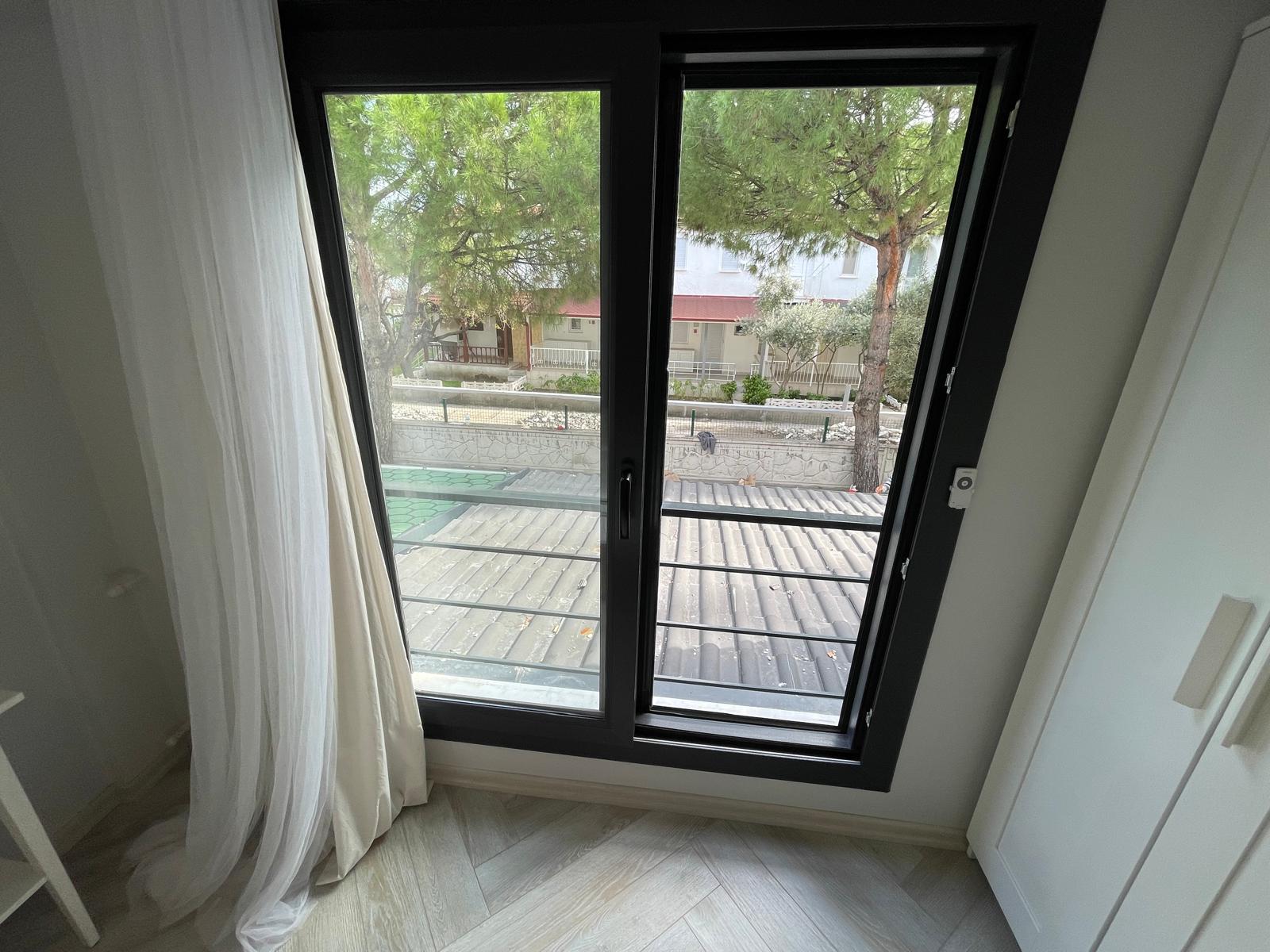 30098087-3c6c-417f-8bdd-7945c6331f0d