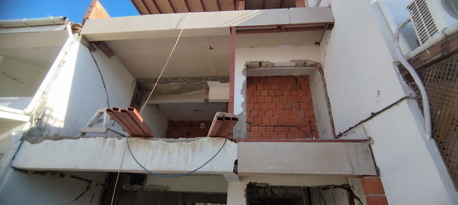 WhatsApp Image 2025-04-09 at 18.32.02 (4)