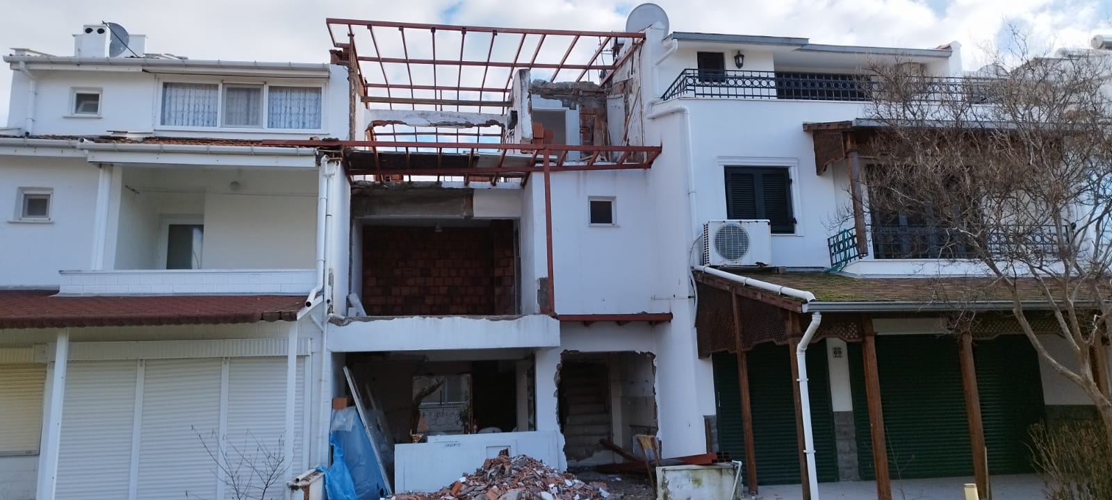 WhatsApp Image 2025-04-09 at 18.32.31 (3)