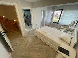 a124d589-f68c-4337-8aa5-8c8e82e8a3e0