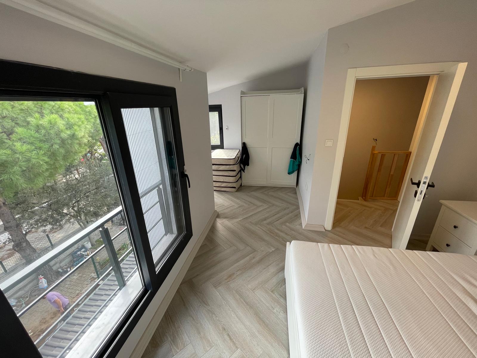 c6b5f309-513a-4921-b48c-0a9d9caef07e